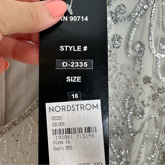 New PISARRO NIGHTS Beaded V-neck Cocktail Dress Silver Size 16 - Picture 10 of 12